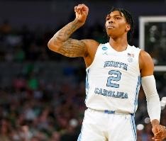 你不该落选！凯莱布-乐福16中7&amp;三分7中4砍18+6 多次与小杨配合！